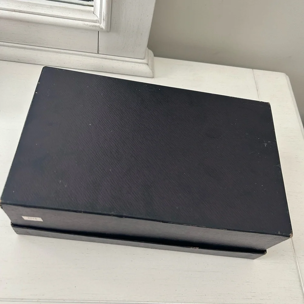 Prada Black Shoe Box with Gold Logo - Picture 6 of 7